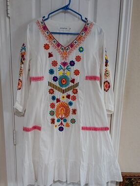 NWT Shineflow White Floral Embroidered Boho Peasant Midi Dress - Size Medium